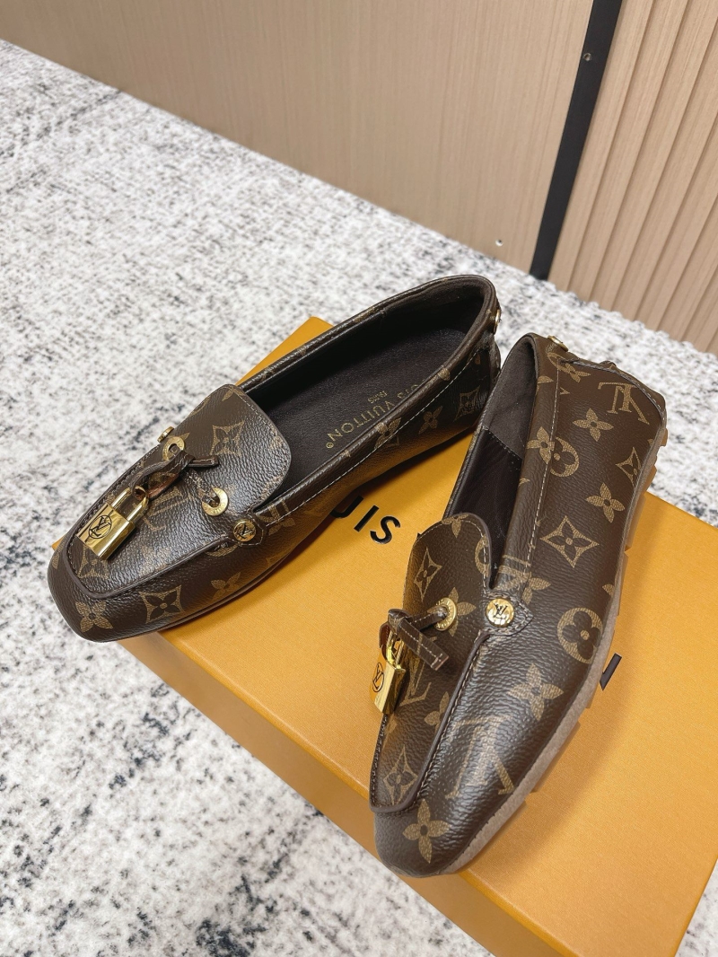 l0vis Vvtt0n loafers